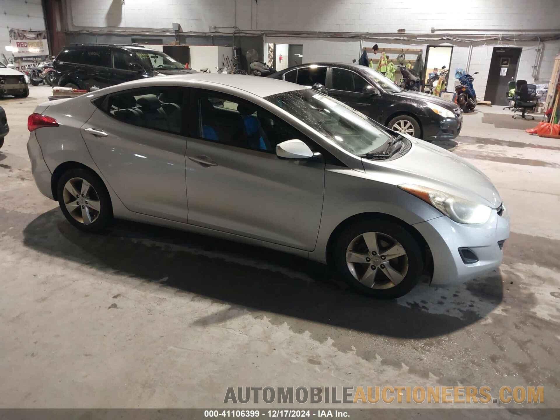 5NPDH4AE6BH031402 HYUNDAI ELANTRA 2011