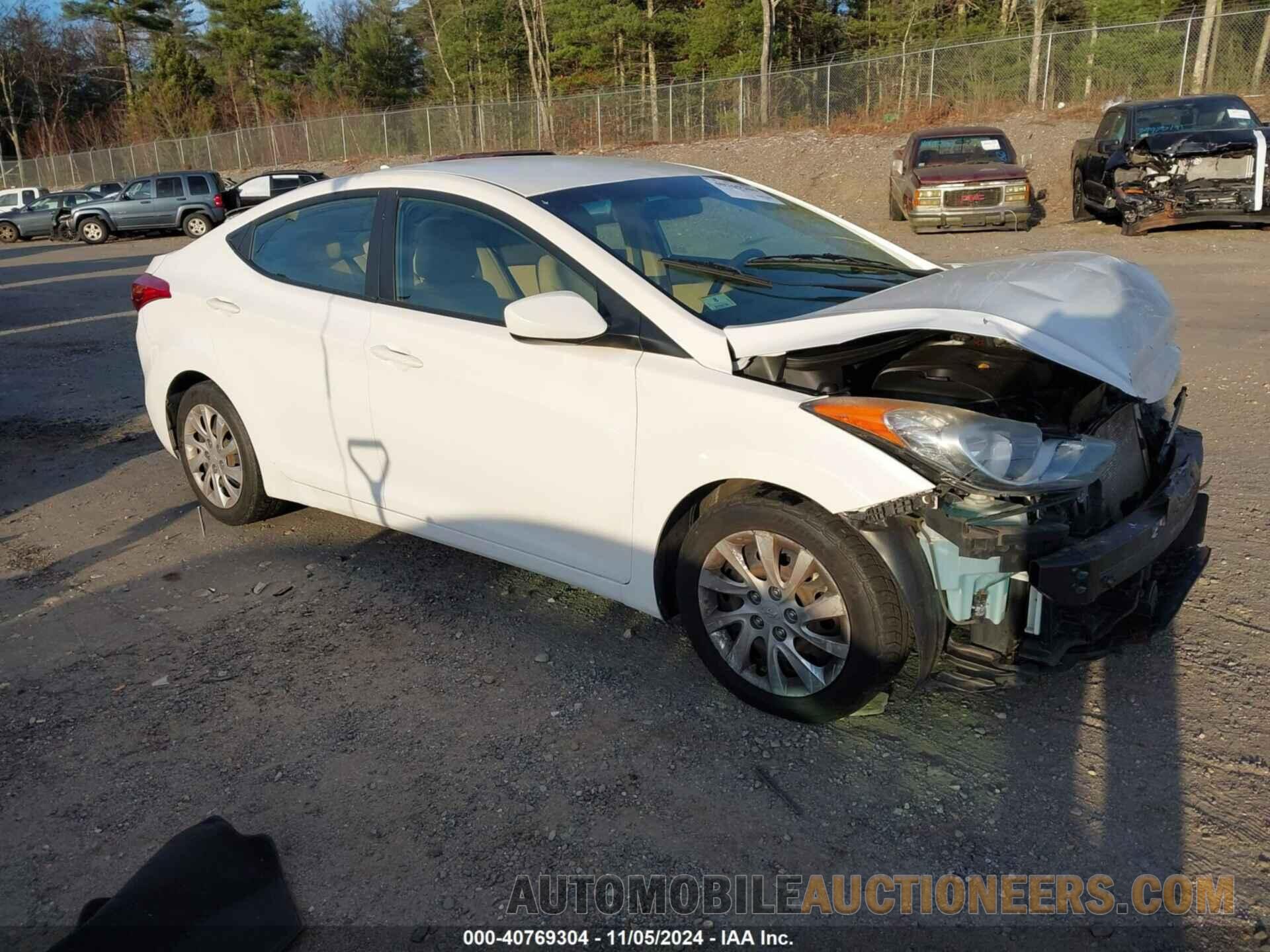 5NPDH4AE6BH053268 HYUNDAI ELANTRA 2011