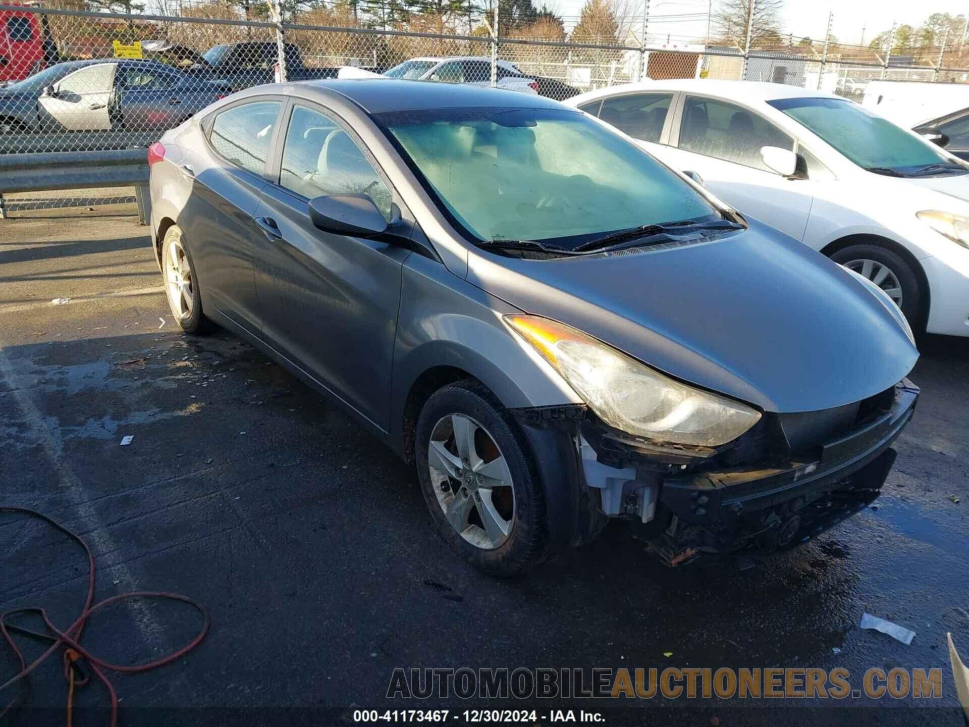 5NPDH4AE6BH057353 HYUNDAI ELANTRA 2011