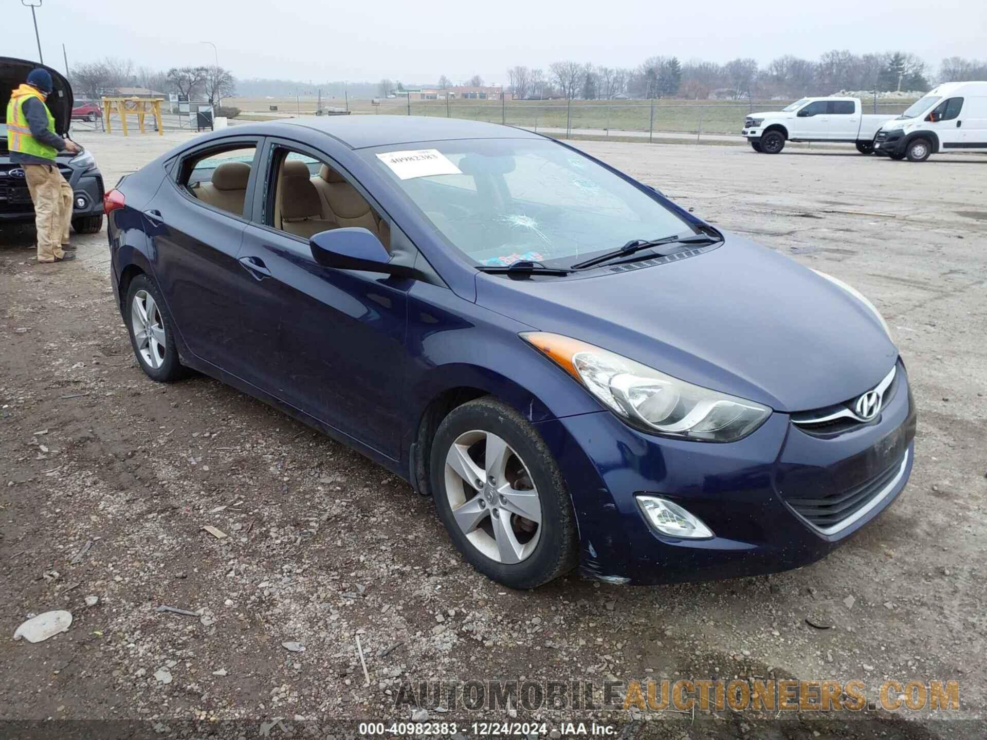 5NPDH4AE6DH208091 HYUNDAI ELANTRA 2013