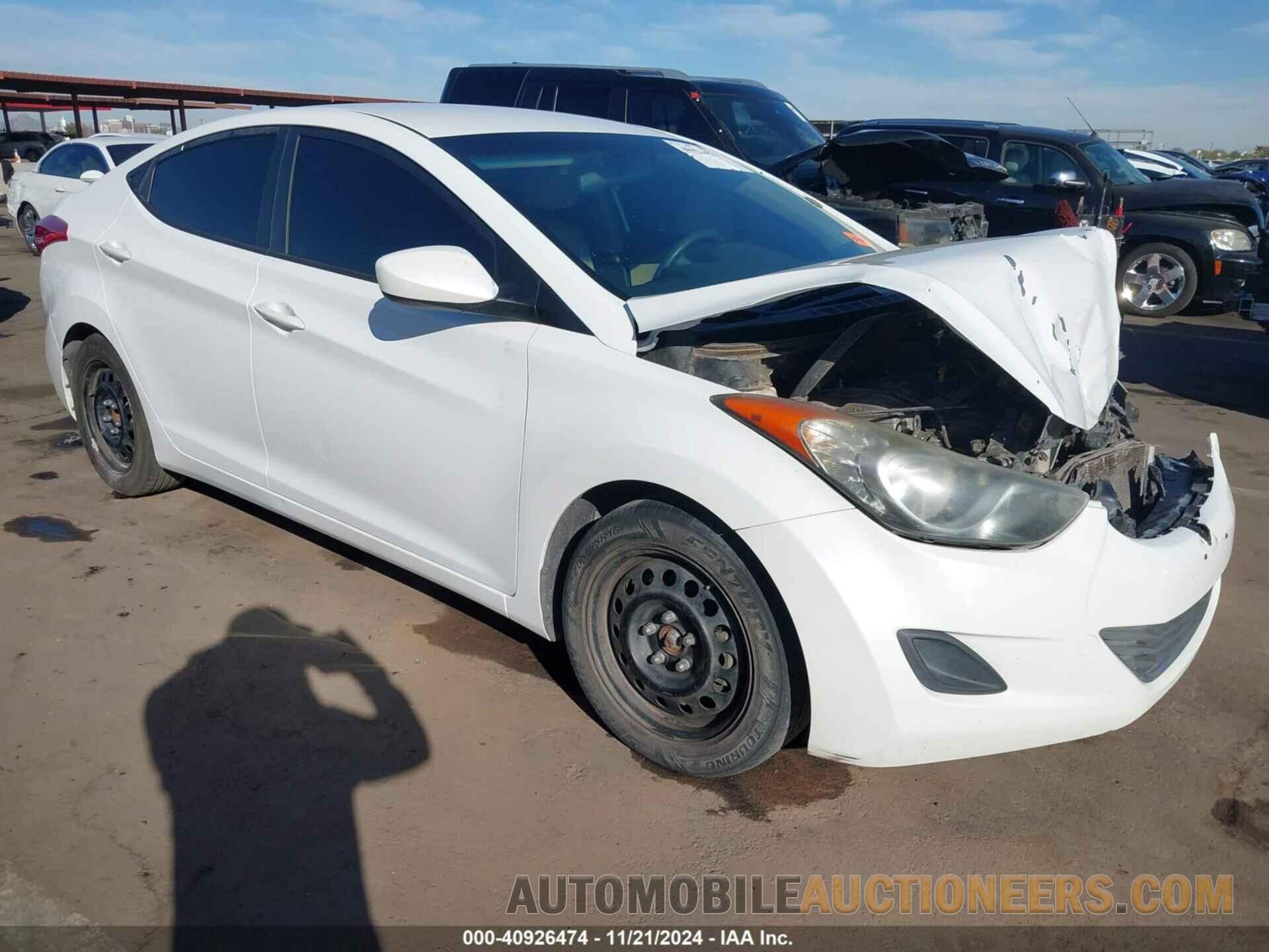 5NPDH4AE6DH213409 HYUNDAI ELANTRA 2013