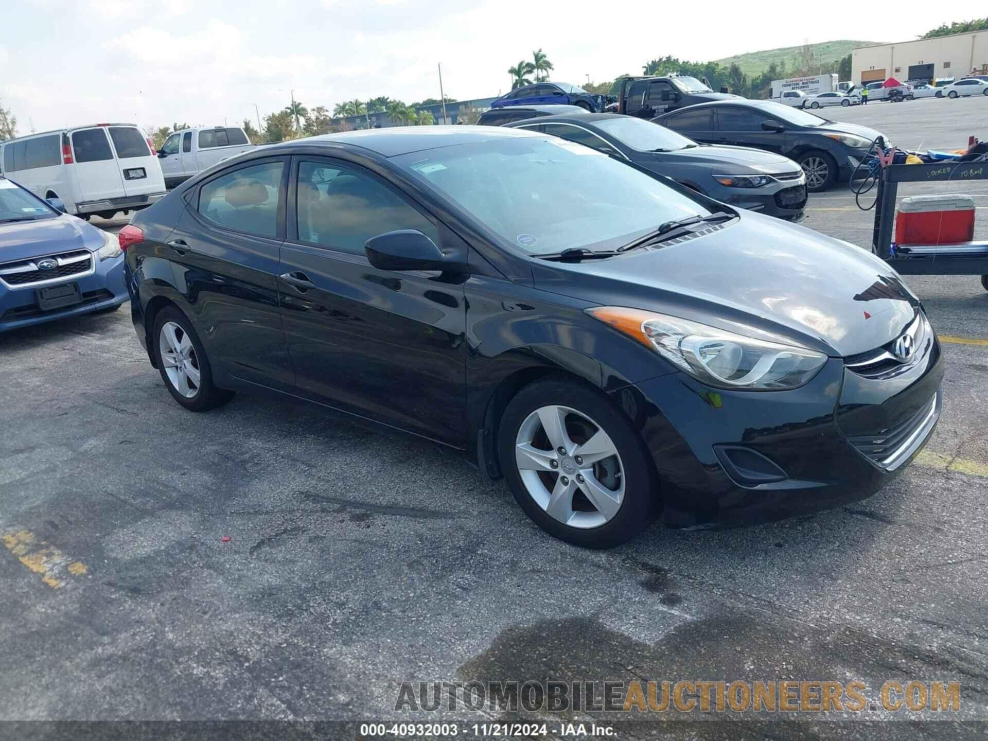 5NPDH4AE6DH229495 HYUNDAI ELANTRA 2013