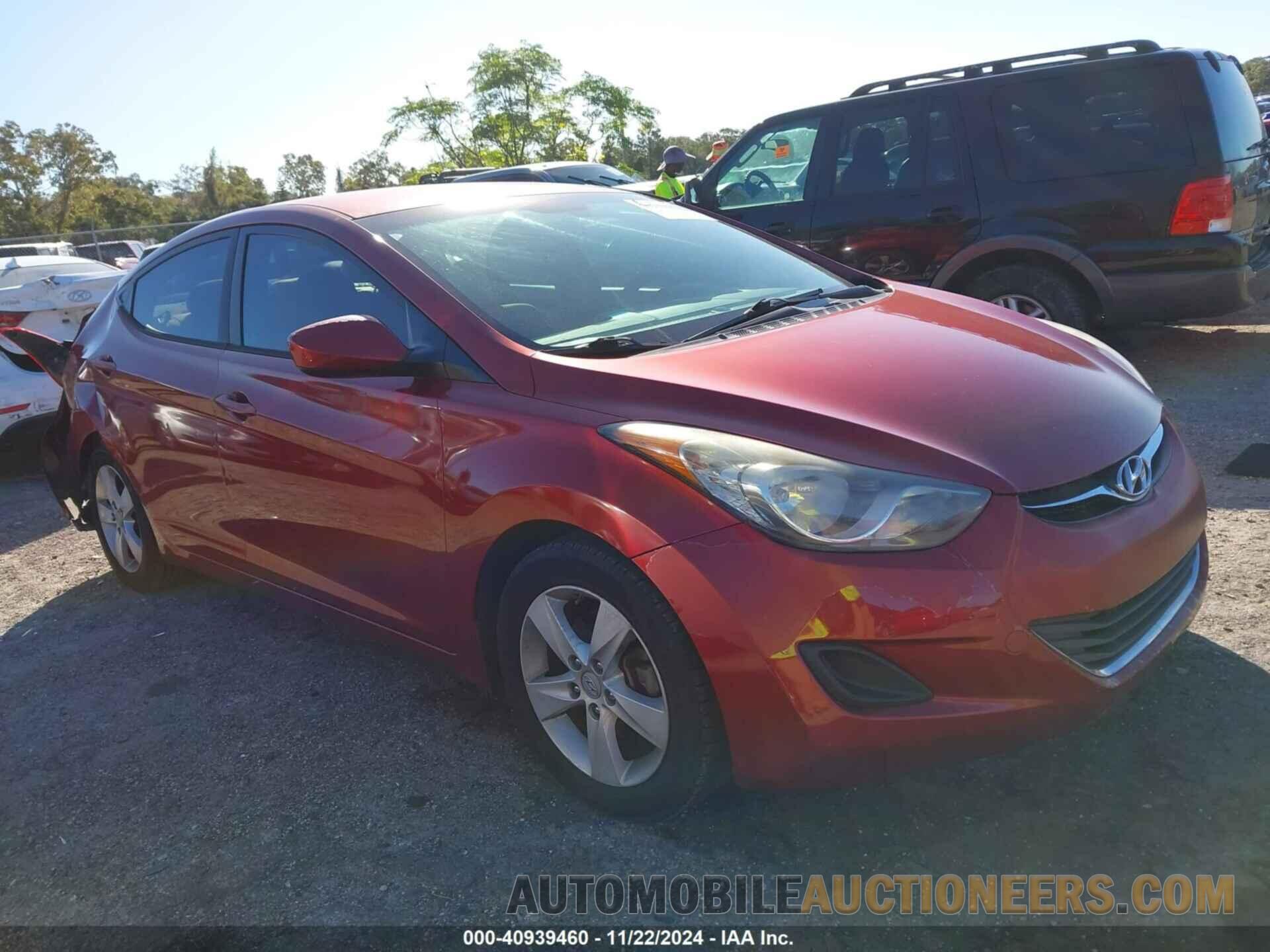 5NPDH4AE6DH255322 HYUNDAI ELANTRA 2013