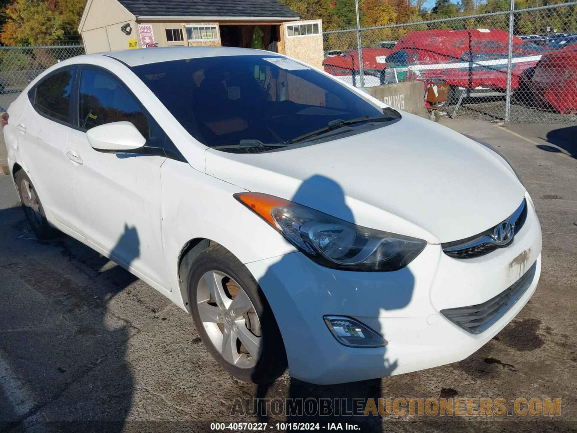 5NPDH4AE6DH257247 HYUNDAI ELANTRA 2013