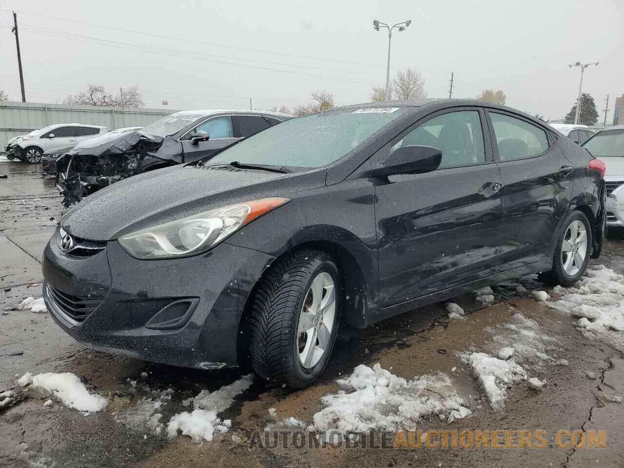 5NPDH4AE6DH304969 HYUNDAI ELANTRA 2013