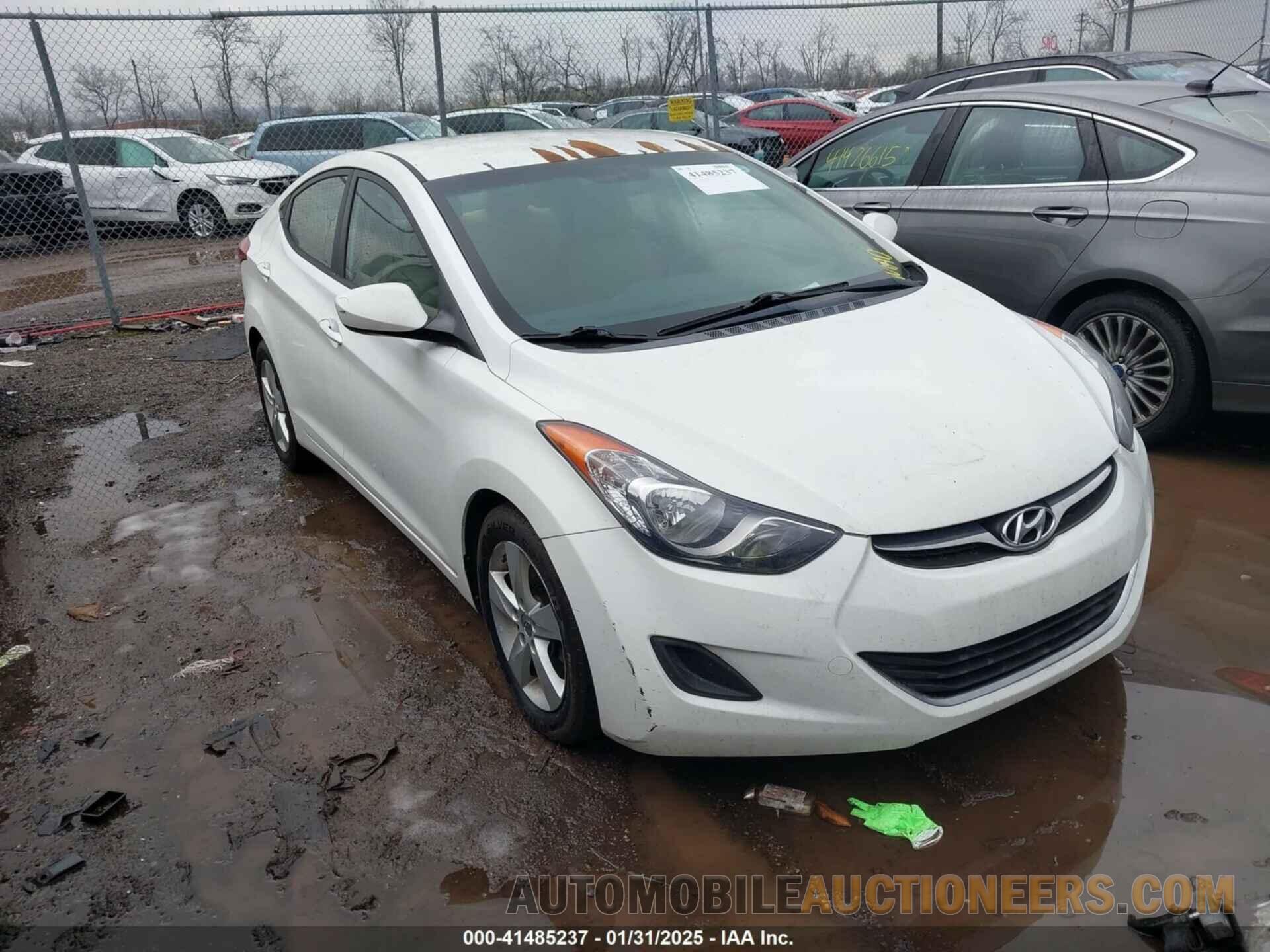 5NPDH4AE6DH374343 HYUNDAI ELANTRA 2013