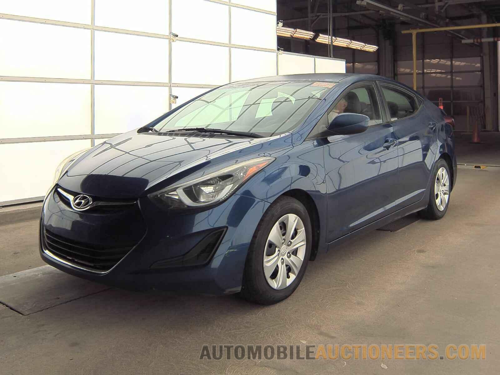 5NPDH4AE6GH695822 Hyundai Elantra SE 2016