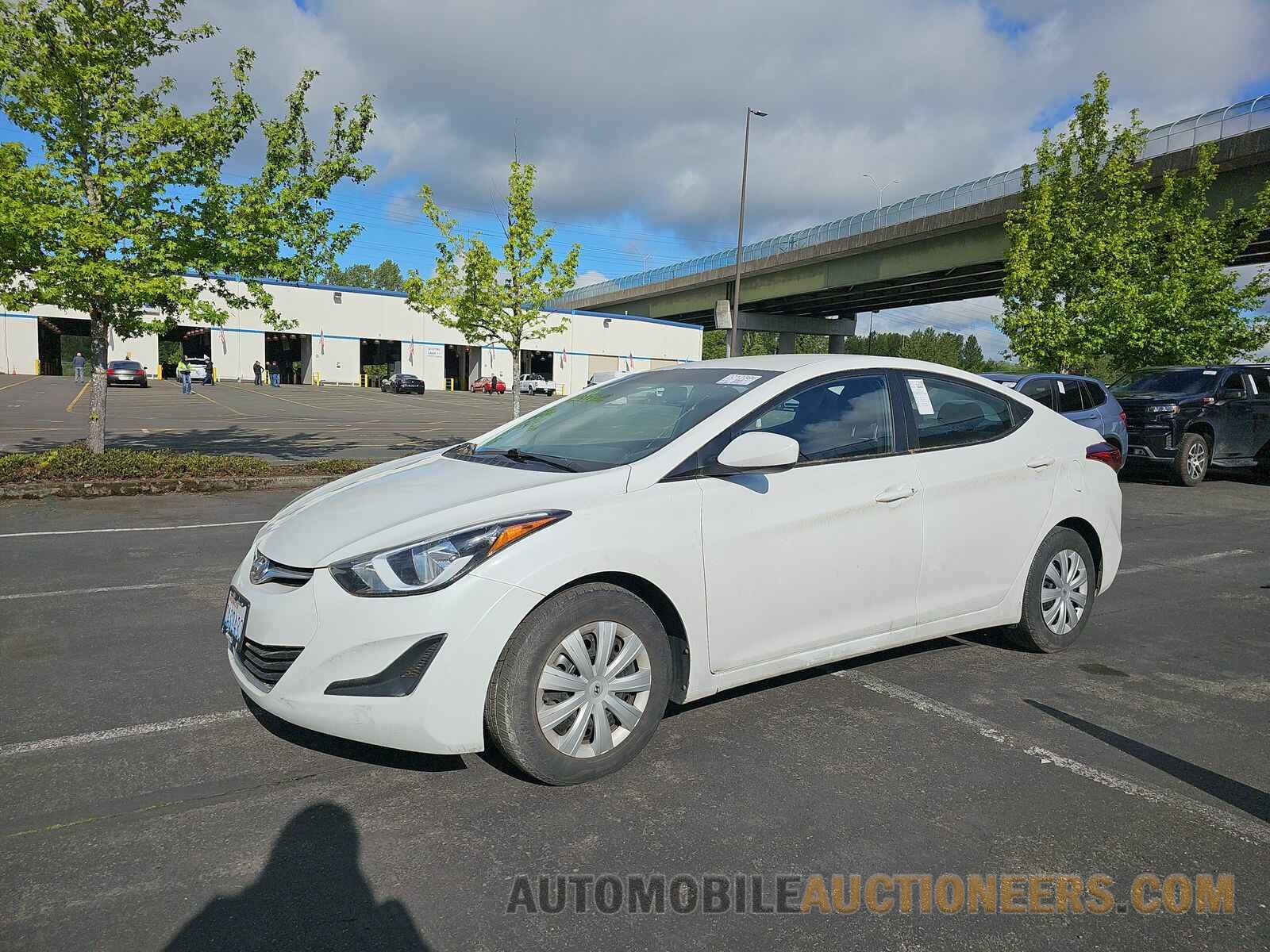 5NPDH4AE6GH702896 Hyundai Elantra SE 2016