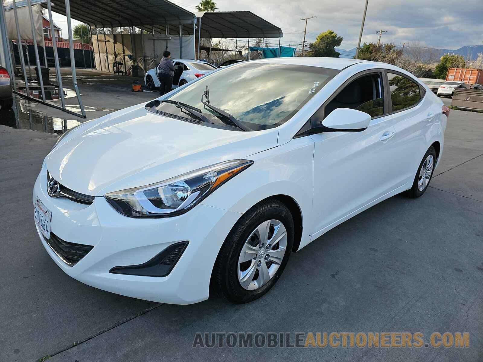 5NPDH4AE6GH767361 Hyundai Elantra 2016