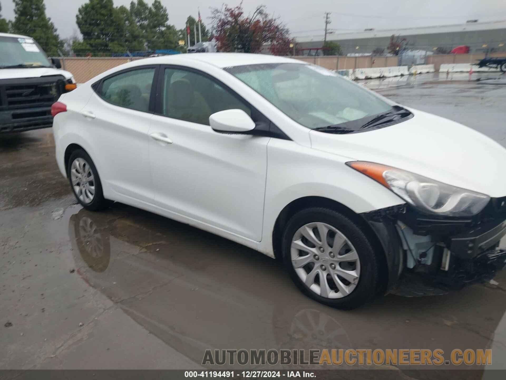 5NPDH4AE7BH008775 HYUNDAI ELANTRA 2011