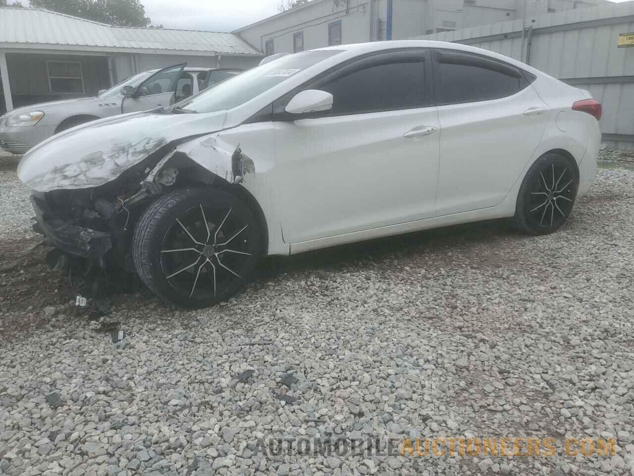 5NPDH4AE7DH157920 HYUNDAI ELANTRA 2013