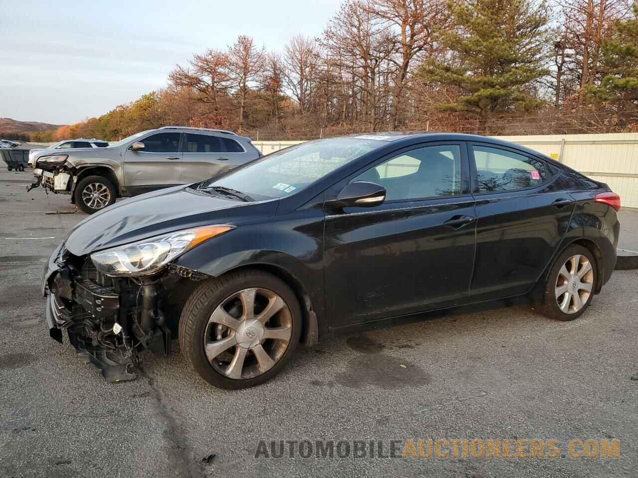 5NPDH4AE7DH216495 HYUNDAI ELANTRA 2013