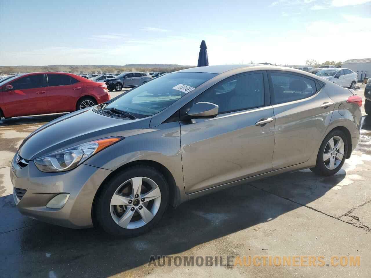 5NPDH4AE7DH279743 HYUNDAI ELANTRA 2013