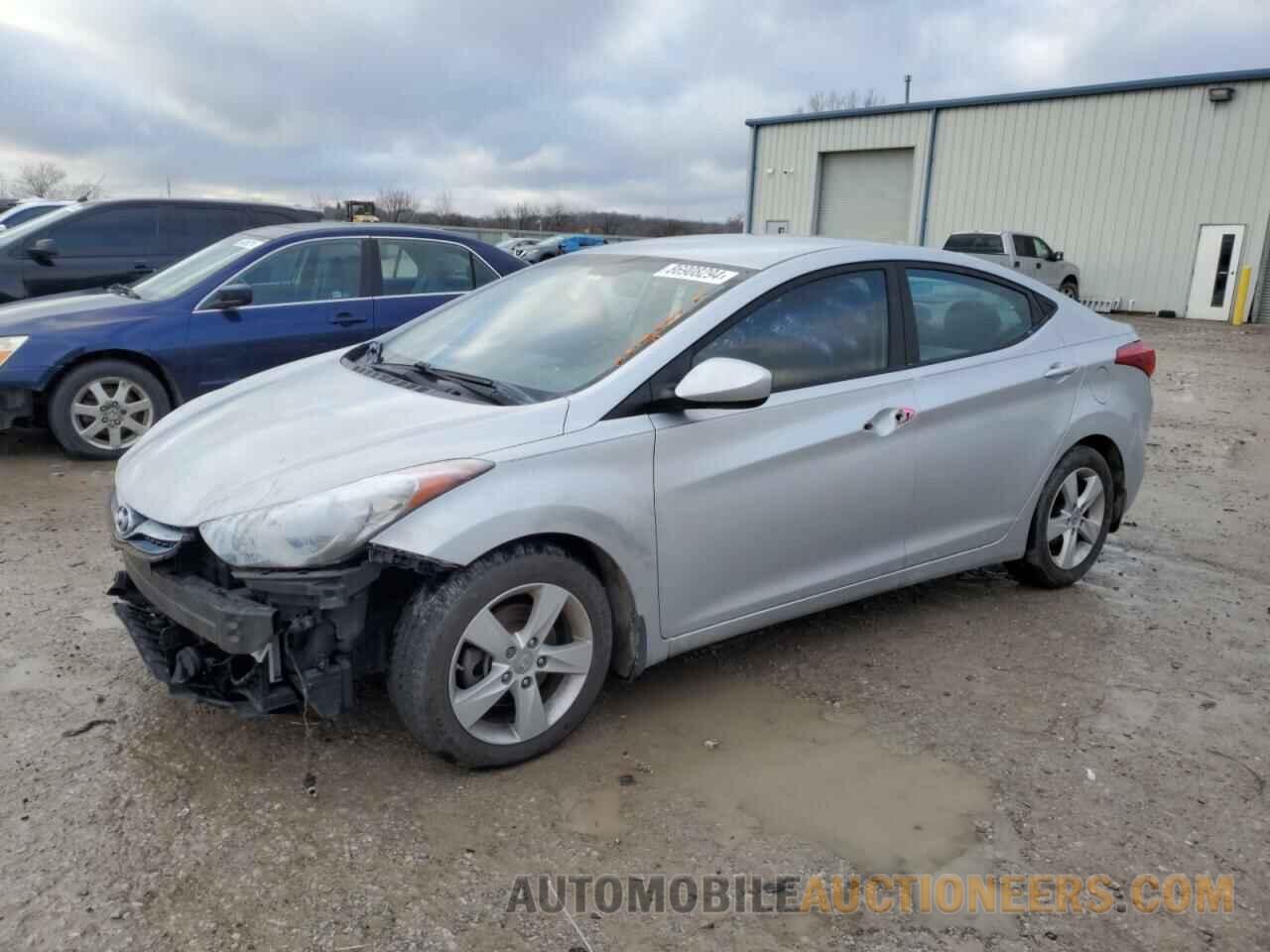 5NPDH4AE7DH318721 HYUNDAI ELANTRA 2013