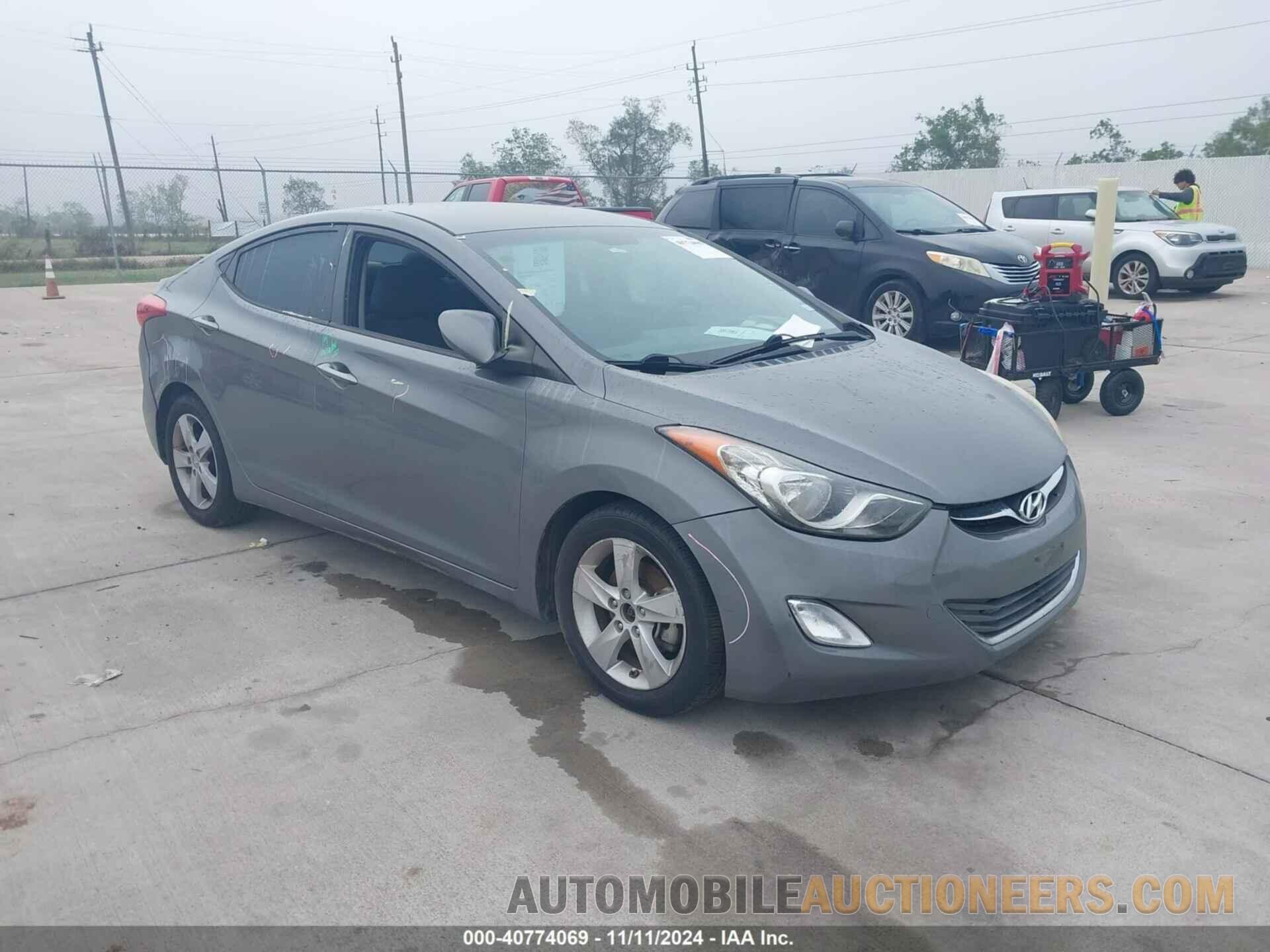 5NPDH4AE7DH321733 HYUNDAI ELANTRA 2013