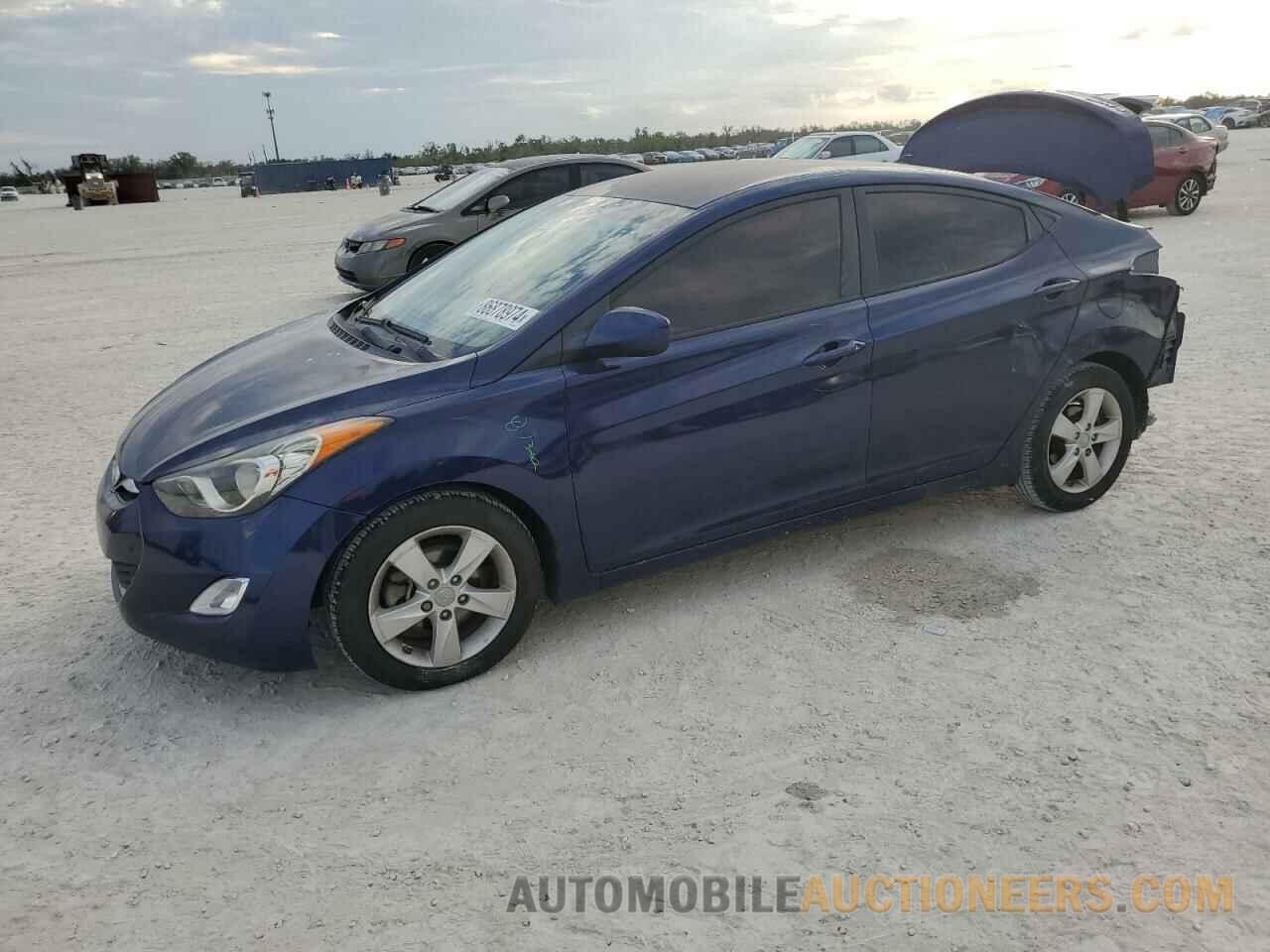 5NPDH4AE7DH324244 HYUNDAI ELANTRA 2013