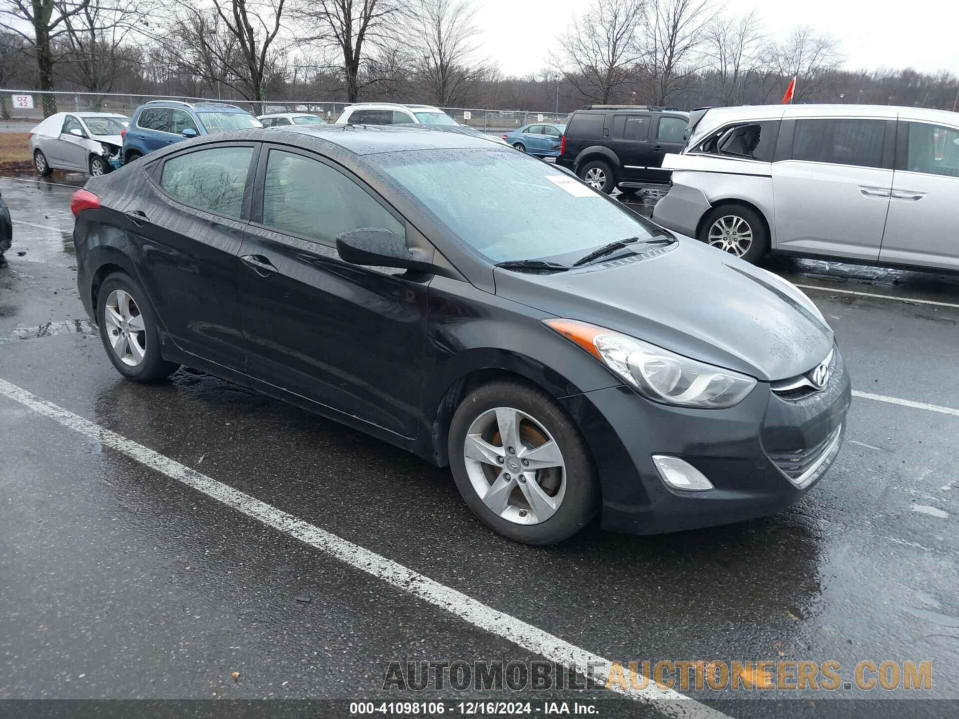 5NPDH4AE7DH325037 HYUNDAI ELANTRA 2013