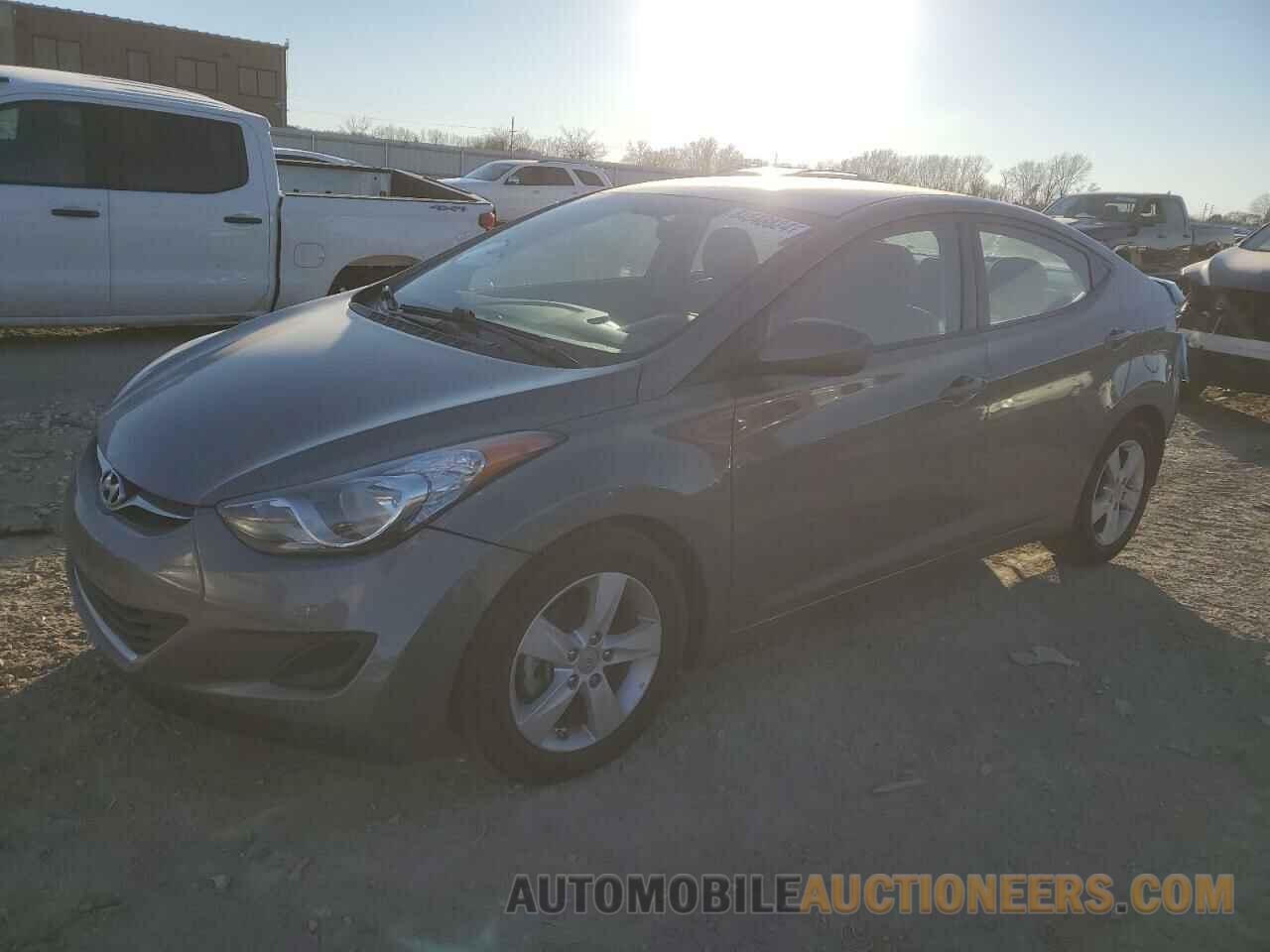 5NPDH4AE7DH410573 HYUNDAI ELANTRA 2013