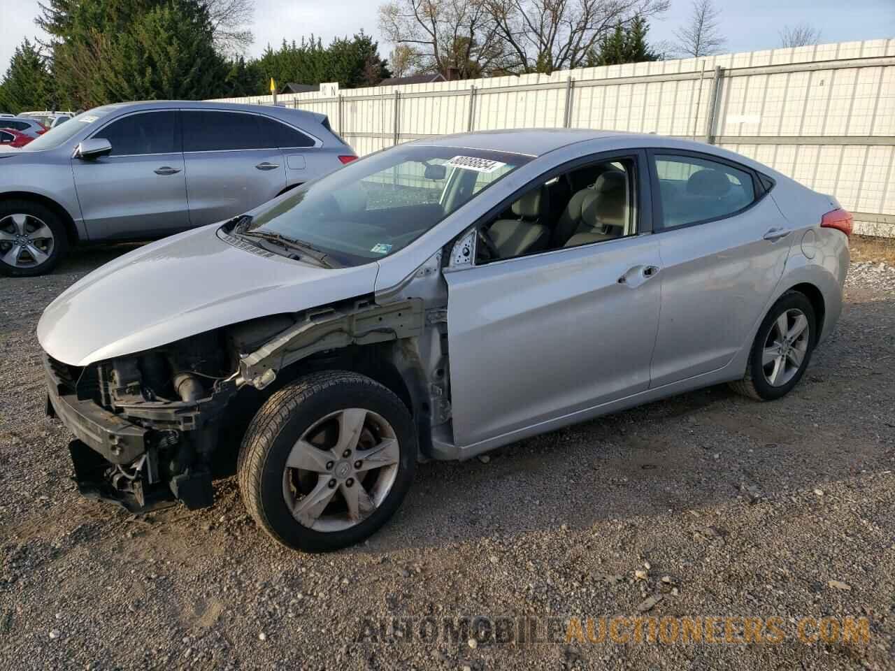 5NPDH4AE8BH003472 HYUNDAI ELANTRA 2011