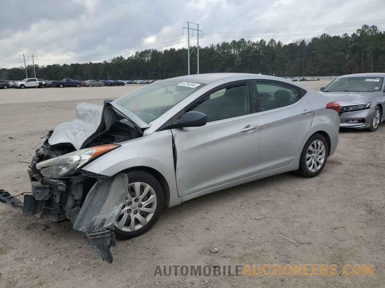 5NPDH4AE8BH023477 HYUNDAI ELANTRA 2011