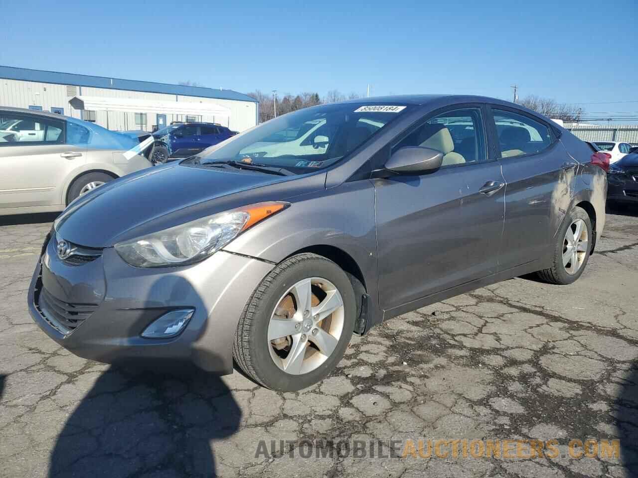 5NPDH4AE8DH171941 HYUNDAI ELANTRA 2013