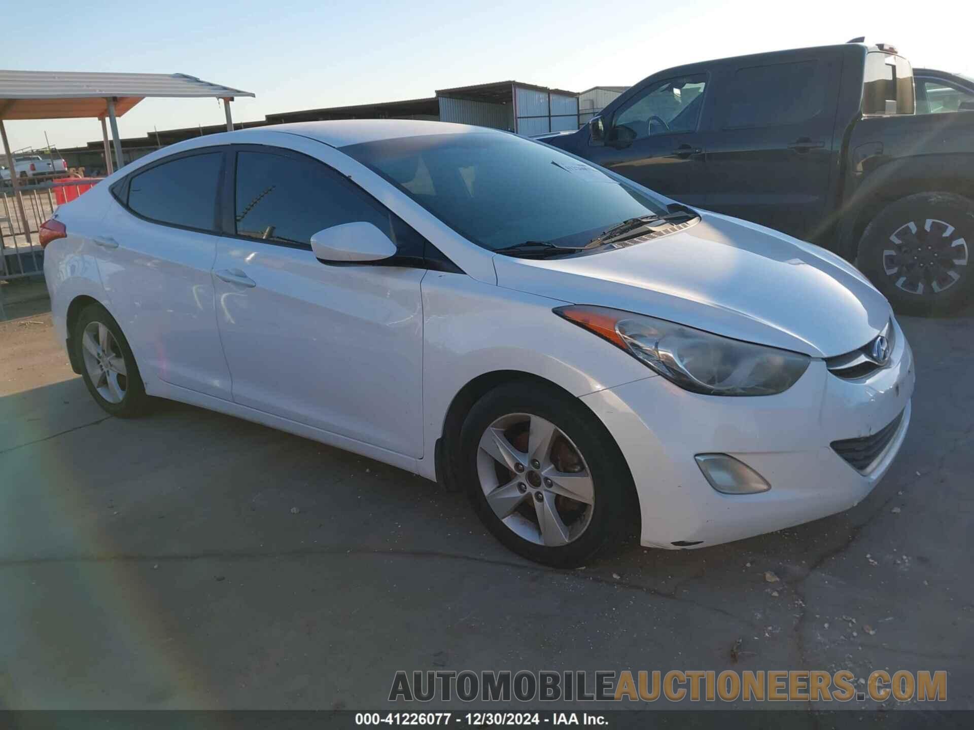 5NPDH4AE8DH201374 HYUNDAI ELANTRA 2013