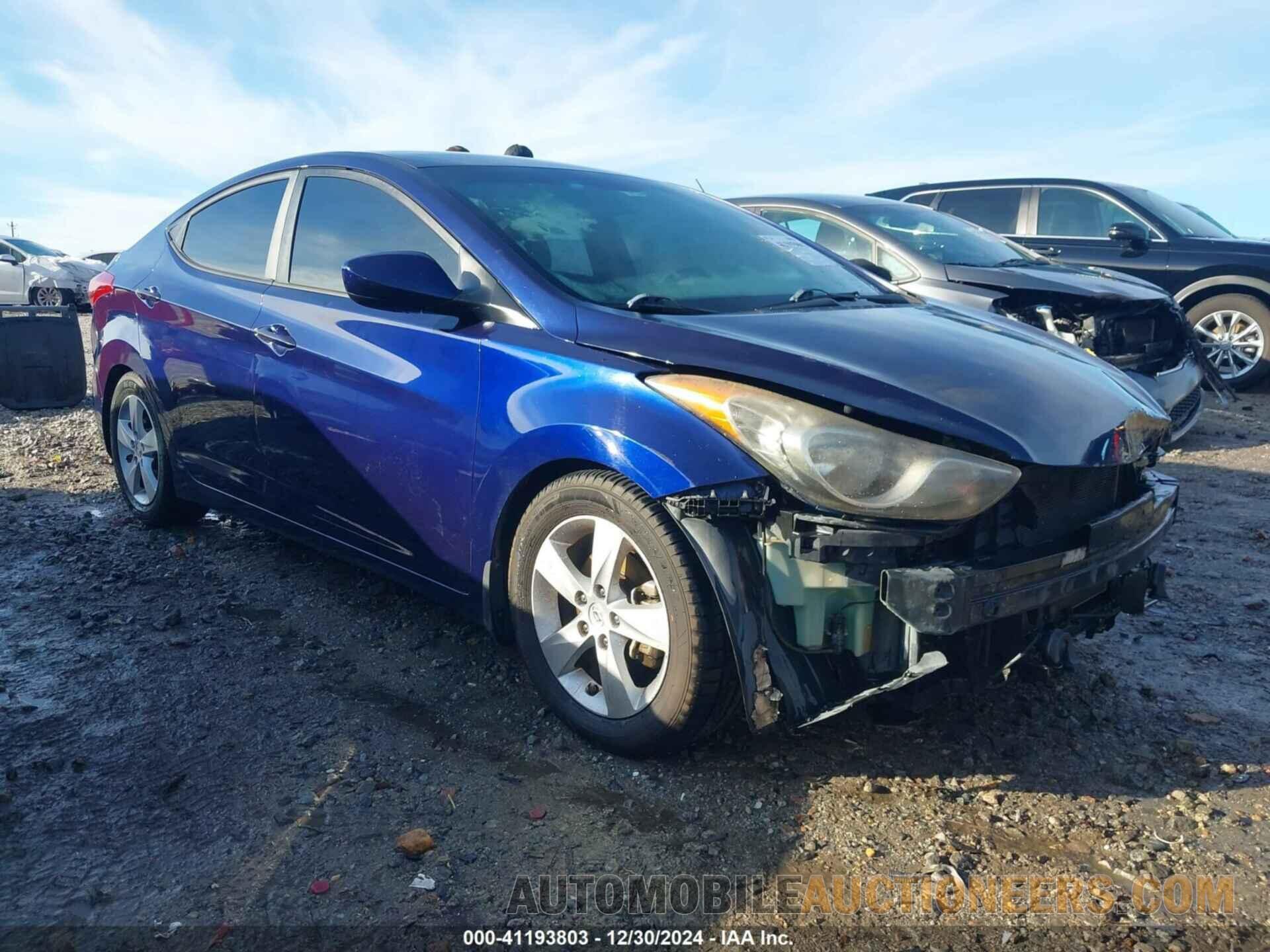 5NPDH4AE8DH235864 HYUNDAI ELANTRA 2013