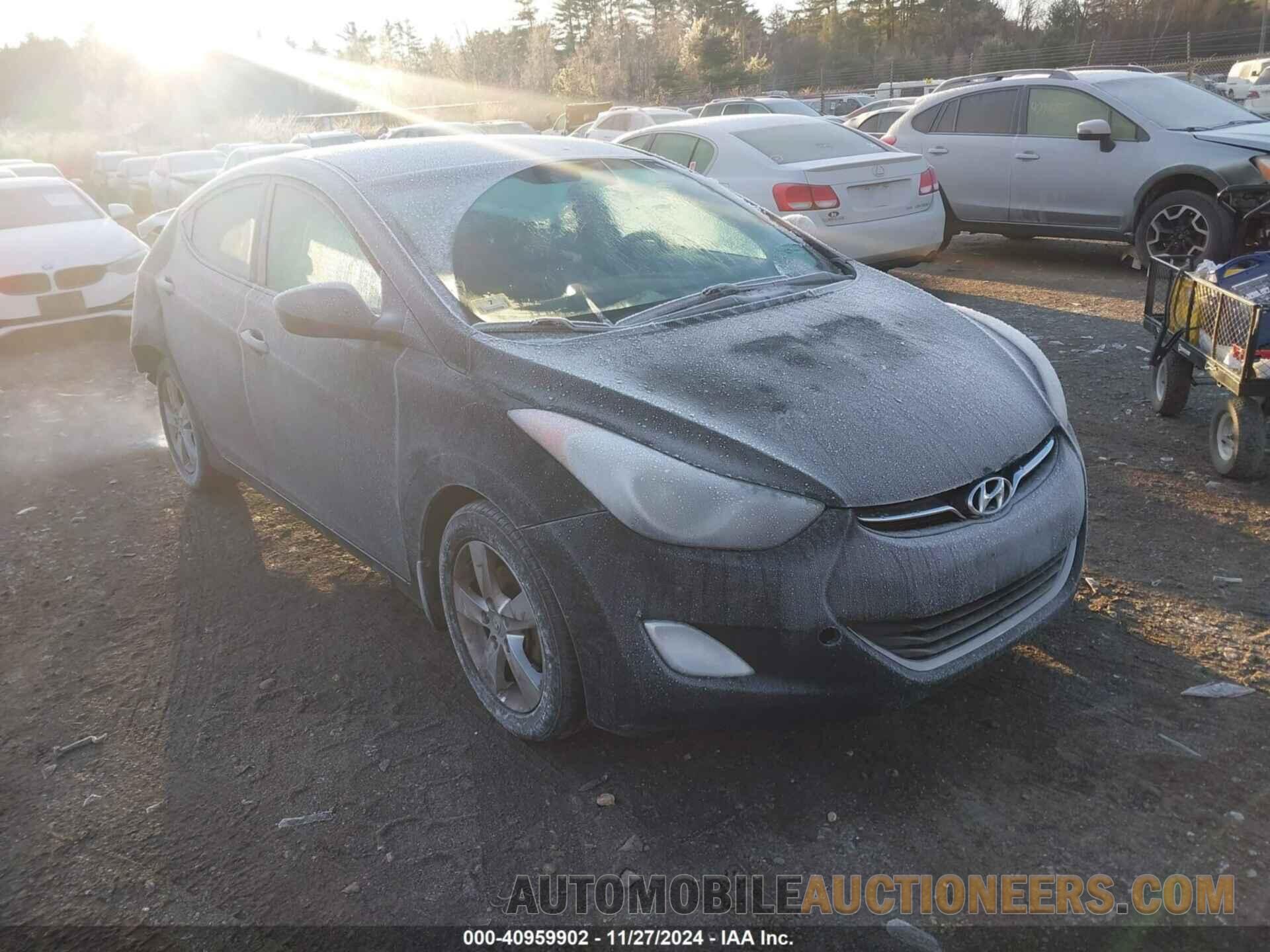 5NPDH4AE8DH238537 HYUNDAI ELANTRA 2013