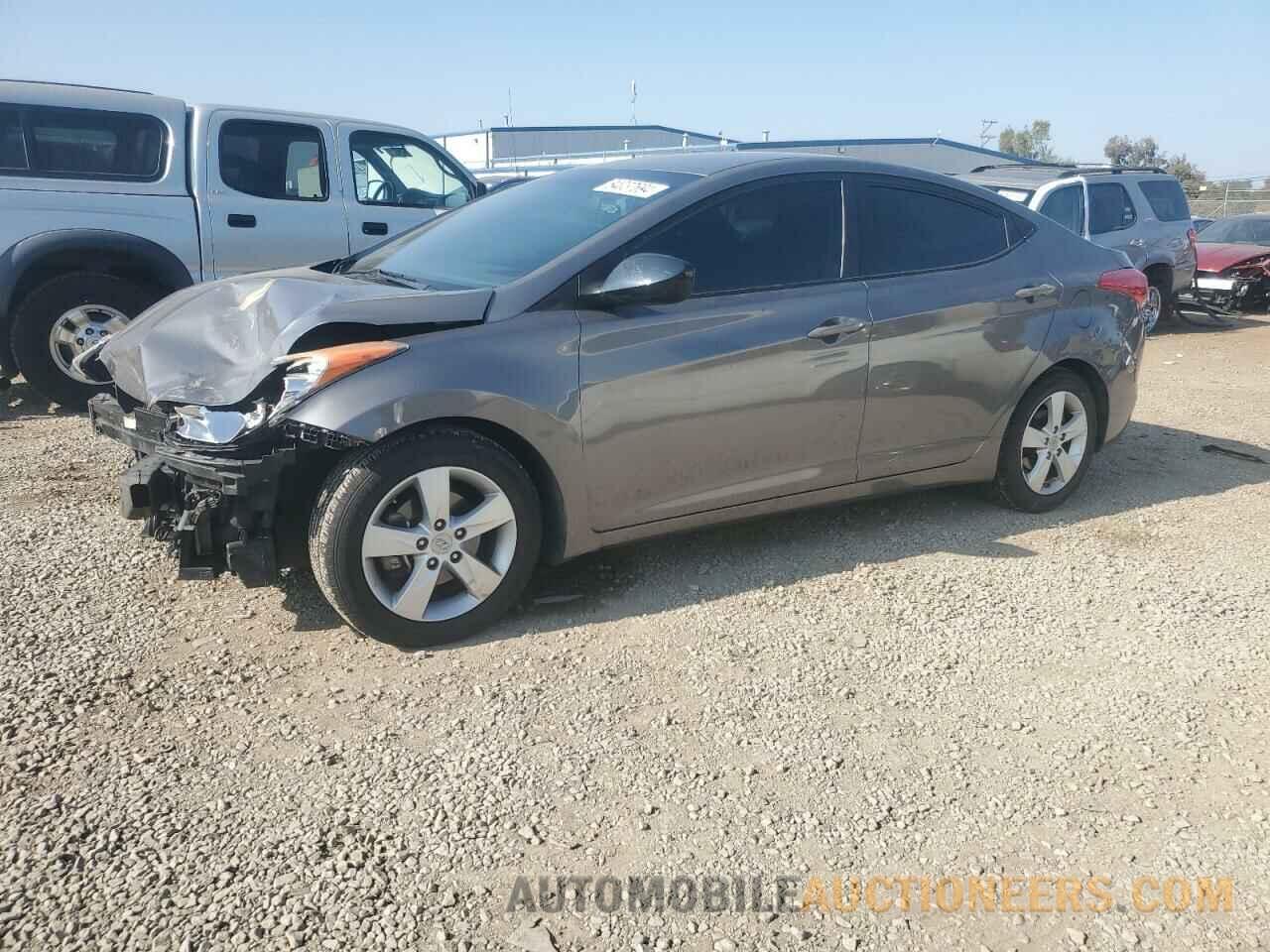 5NPDH4AE8DH240854 HYUNDAI ELANTRA 2013