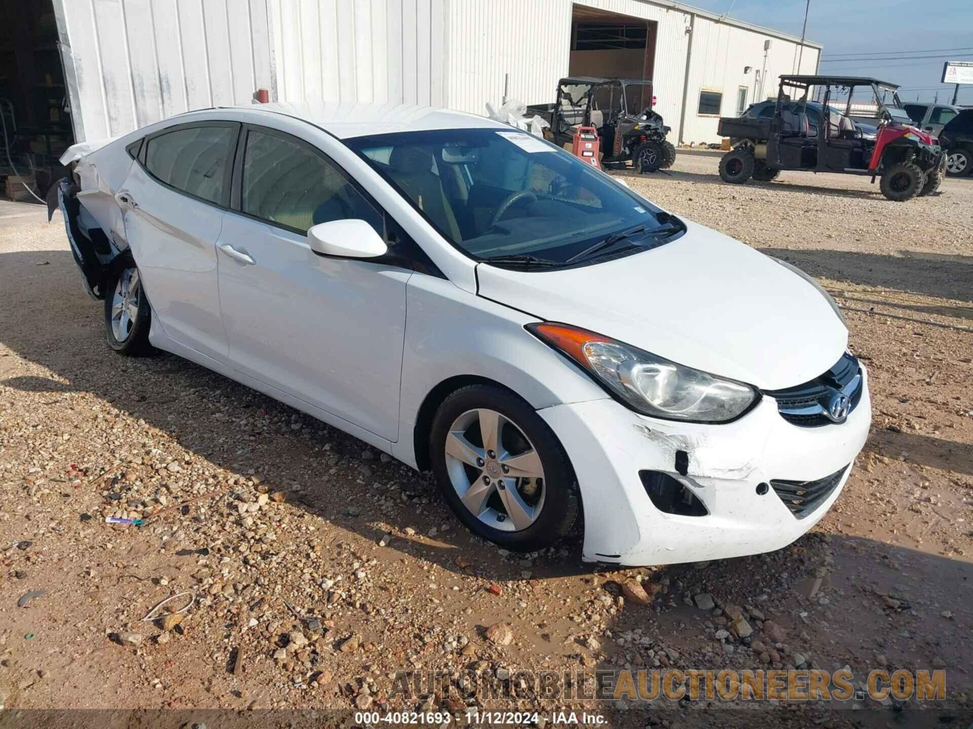 5NPDH4AE8DH249781 HYUNDAI ELANTRA 2013