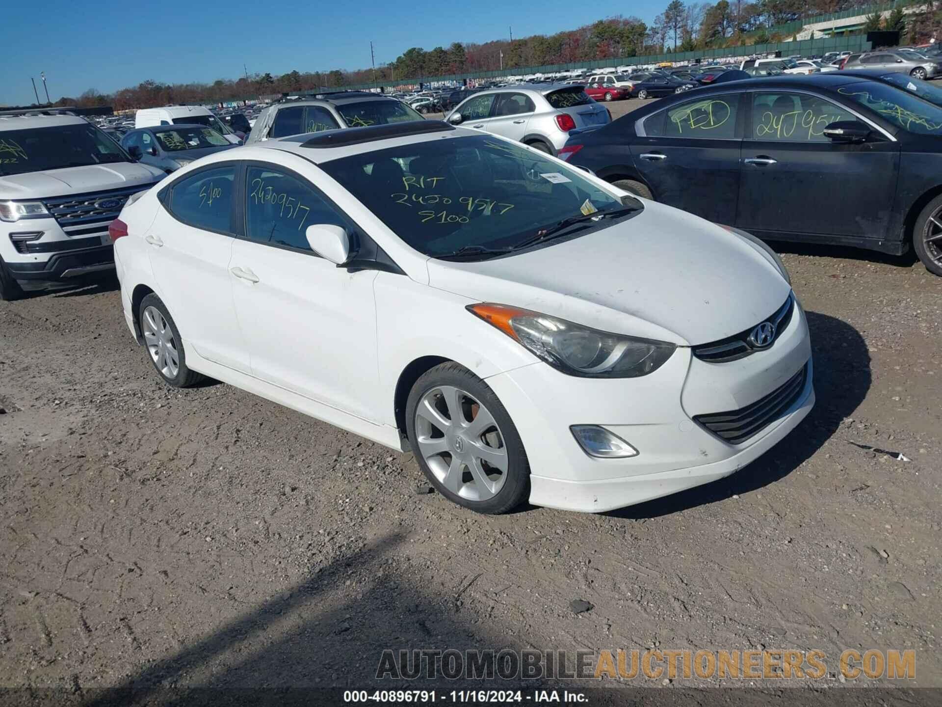 5NPDH4AE8DH265432 HYUNDAI ELANTRA 2013