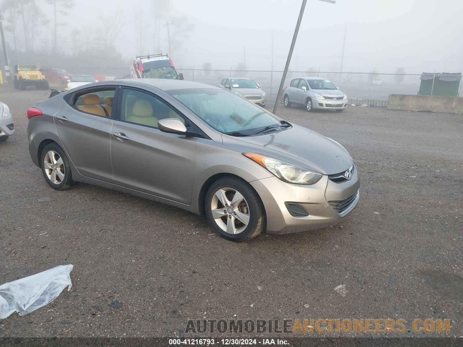 5NPDH4AE8DH265625 HYUNDAI ELANTRA 2013