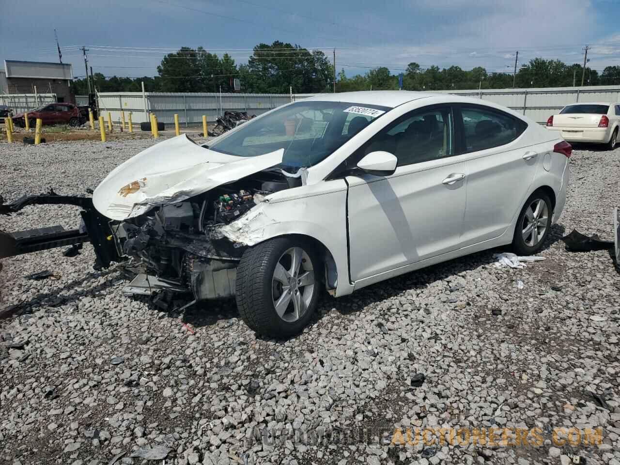 5NPDH4AE8DH302642 HYUNDAI ELANTRA 2013