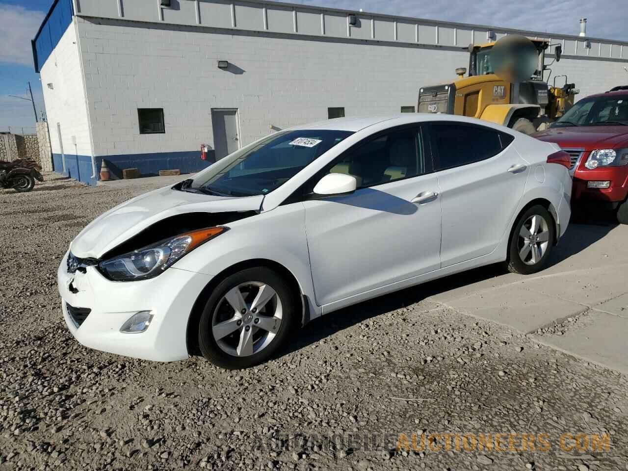 5NPDH4AE8DH315536 HYUNDAI ELANTRA 2013