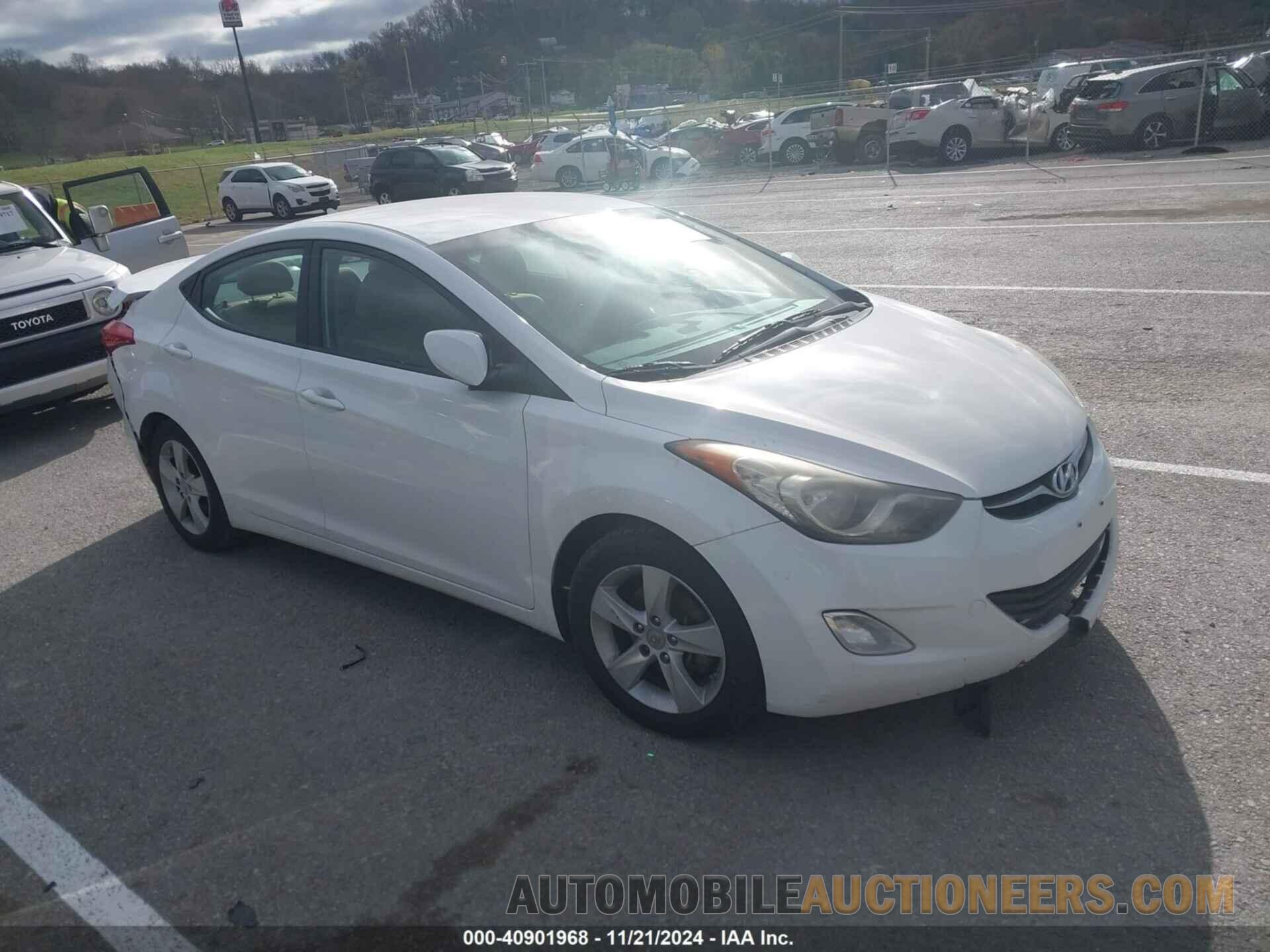 5NPDH4AE8DH349475 HYUNDAI ELANTRA 2013