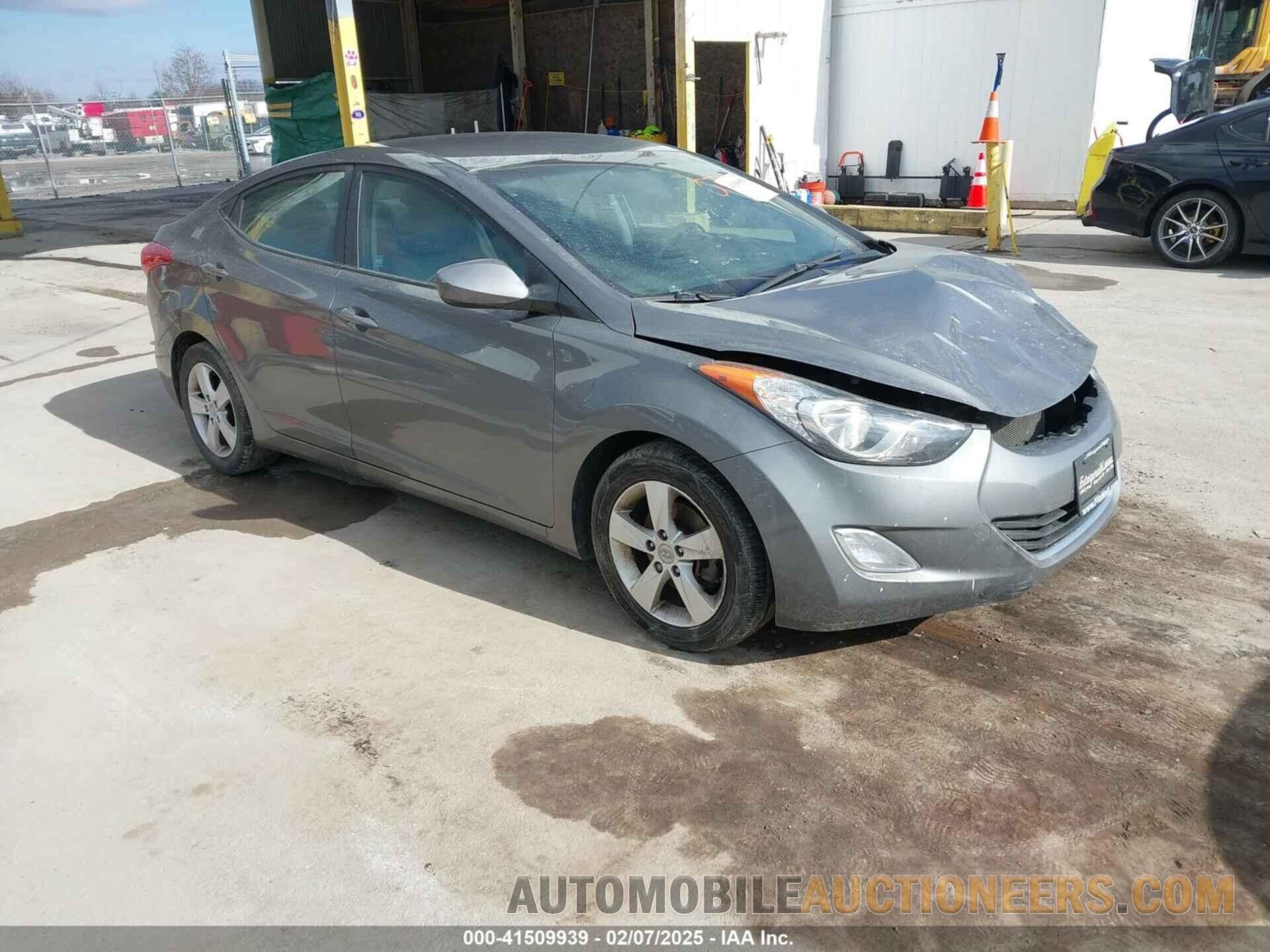 5NPDH4AE8DH360704 HYUNDAI ELANTRA 2013