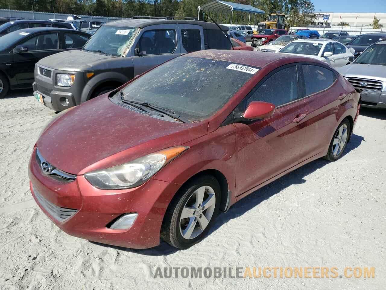 5NPDH4AE8DH401364 HYUNDAI ELANTRA 2013