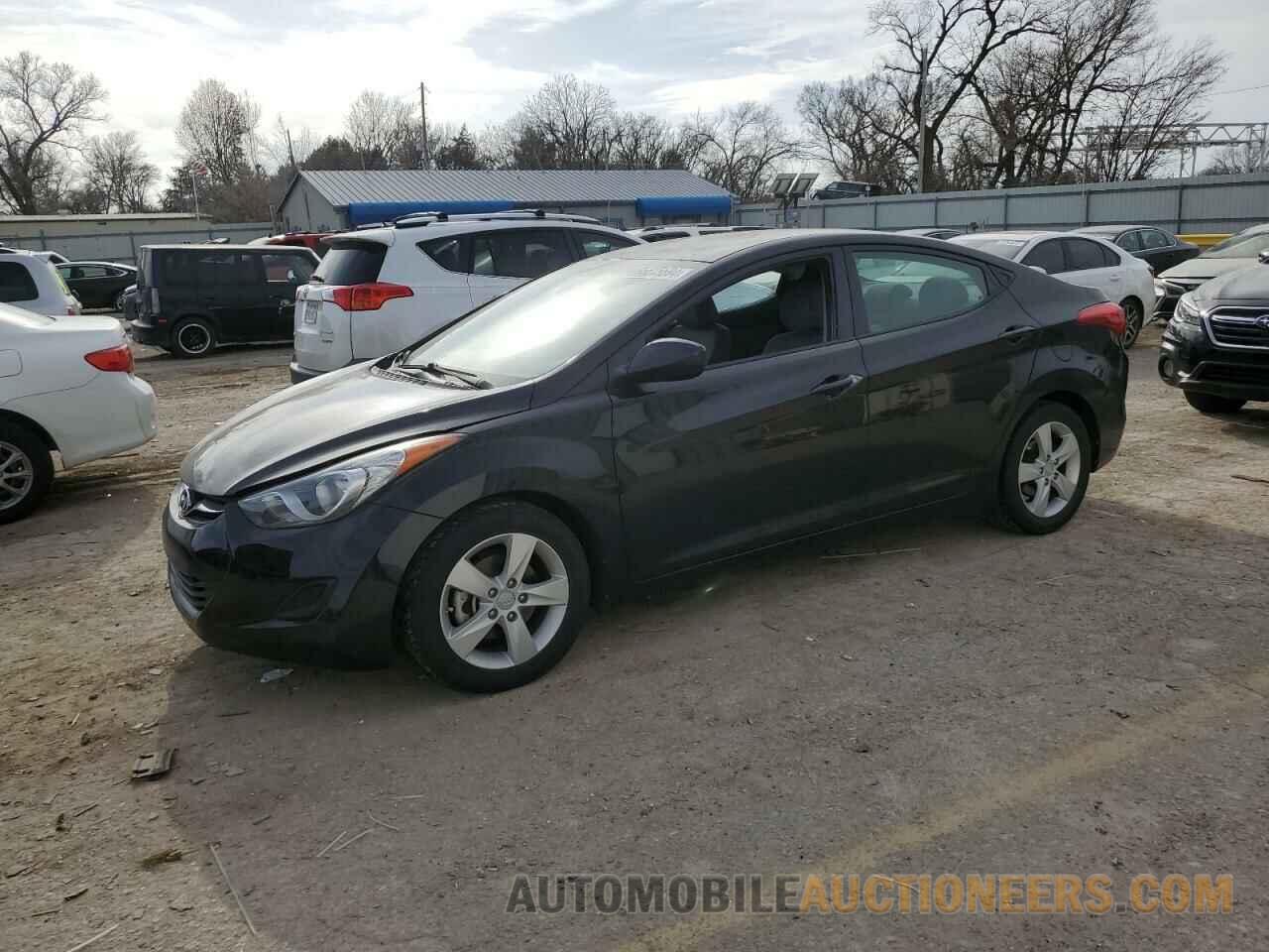 5NPDH4AE8DH438334 HYUNDAI ELANTRA 2013