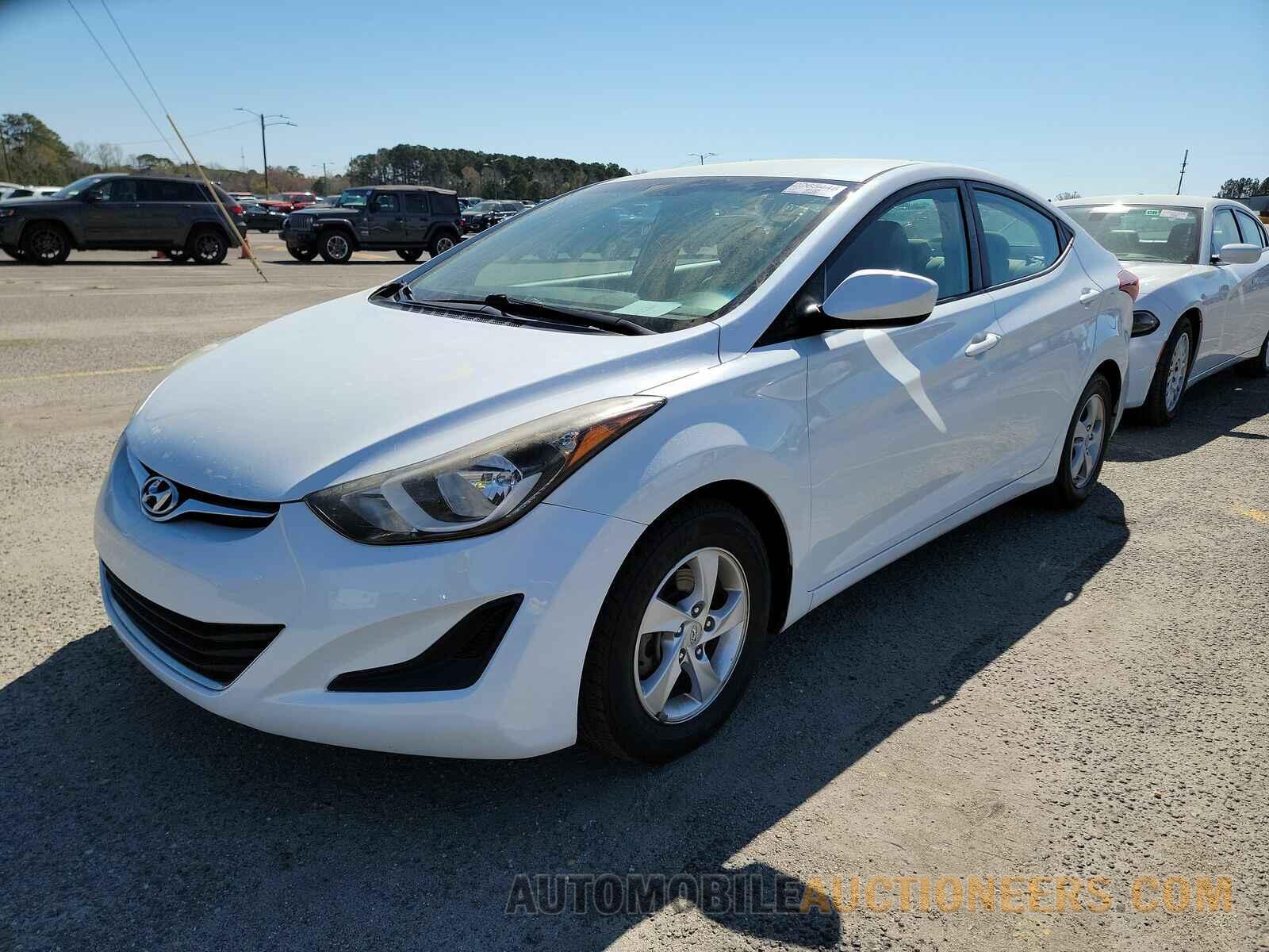 5NPDH4AE8FH589788 Hyundai Elantra SE 2015