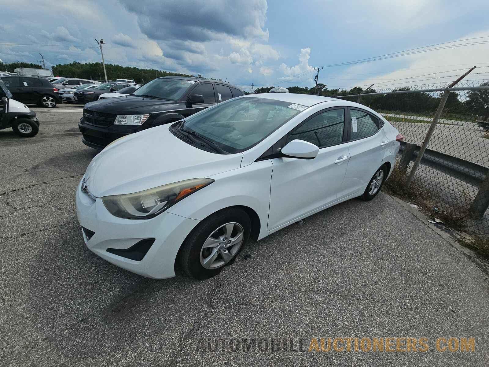 5NPDH4AE8FH591685 Hyundai Elantra 2015