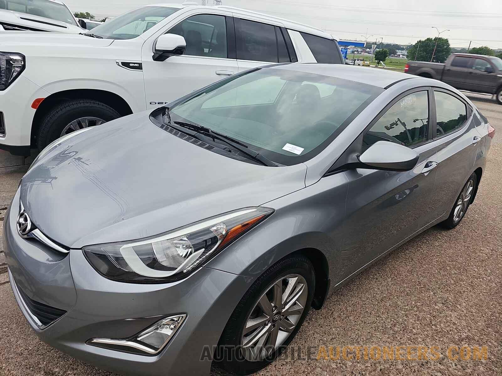 5NPDH4AE8GH659713 Hyundai Elantra SE 2016