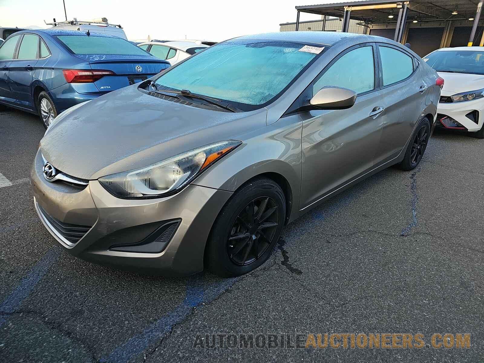 5NPDH4AE8GH740582 Hyundai Elantra SE 2016