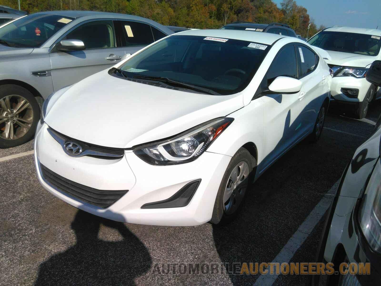 5NPDH4AE8GH756488 Hyundai Elantra 2016