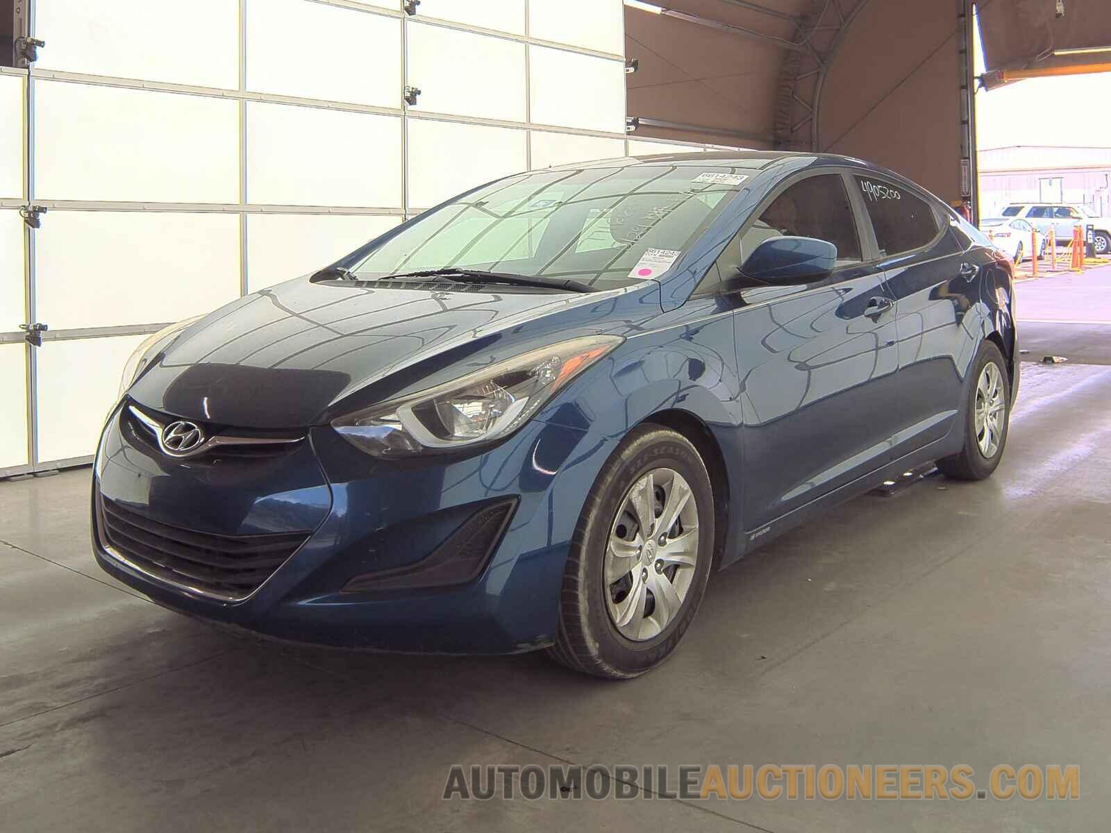 5NPDH4AE8GH771668 Hyundai Elantra SE 2016