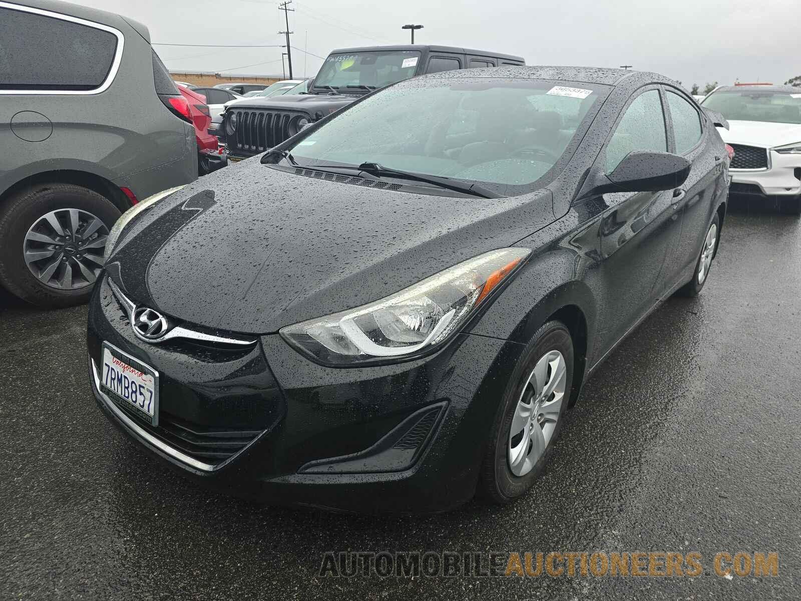 5NPDH4AE8GH779902 Hyundai Elantra SE 2016