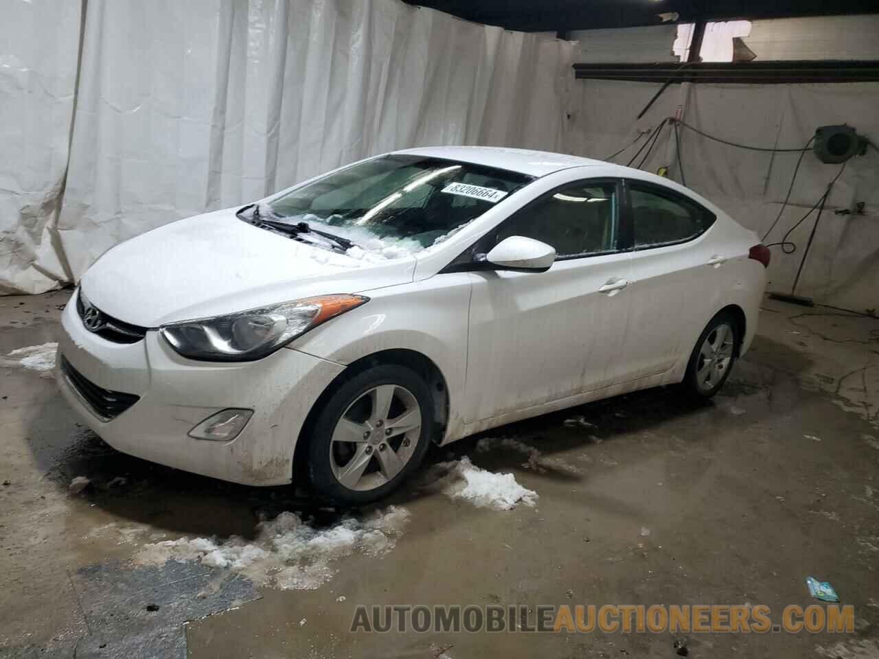 5NPDH4AE9DH265424 HYUNDAI ELANTRA 2013