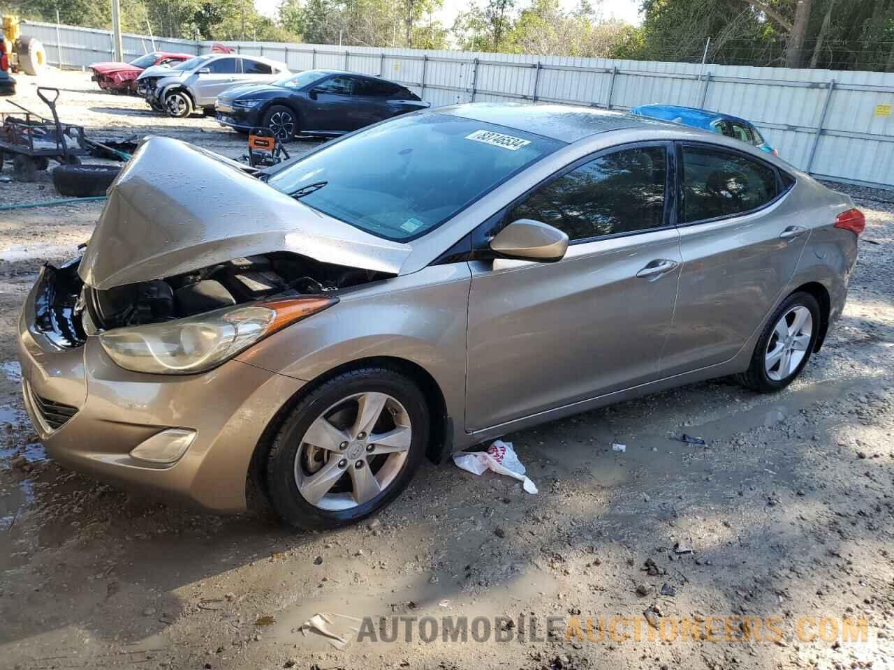 5NPDH4AE9DH288461 HYUNDAI ELANTRA 2013