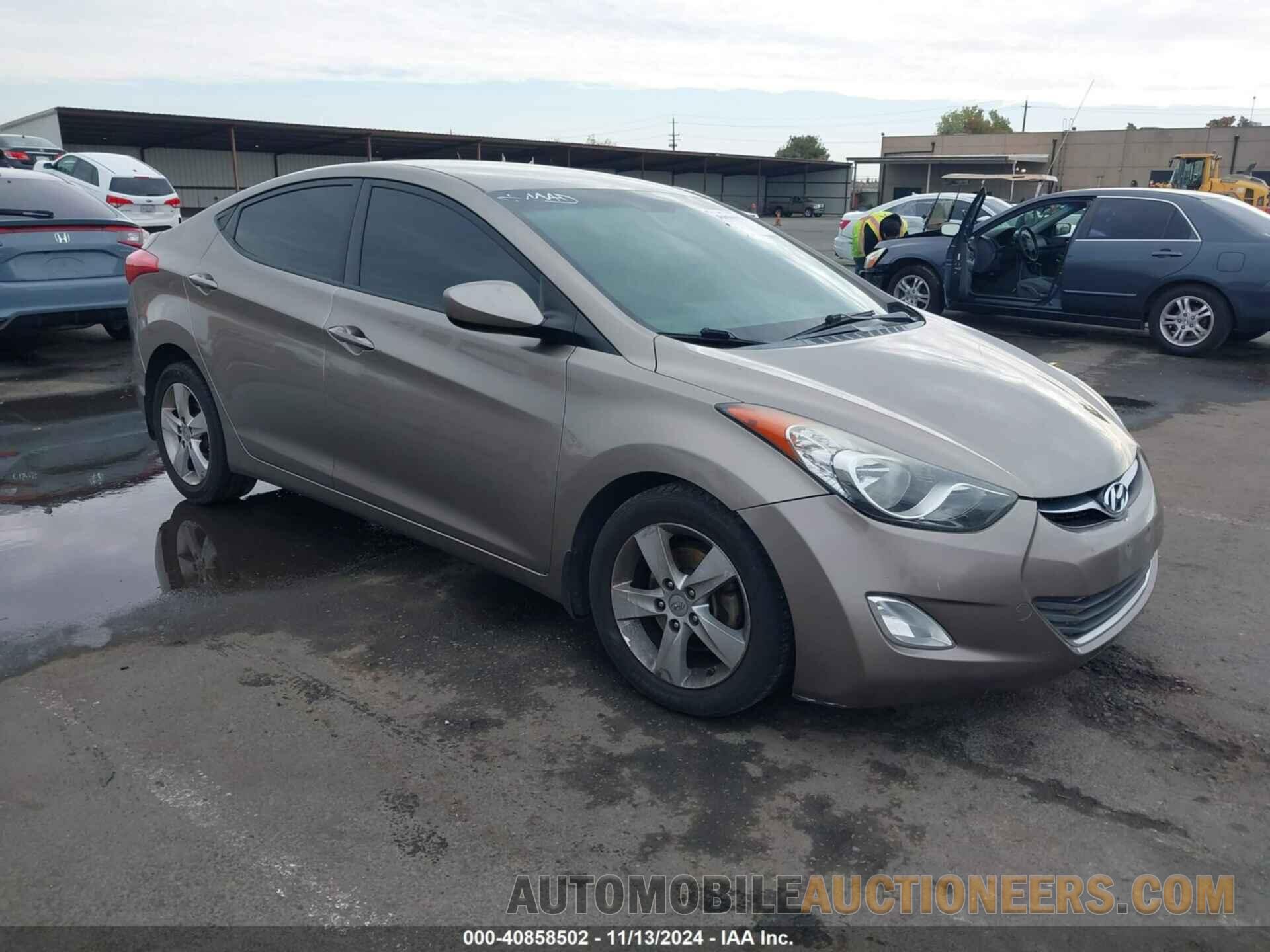 5NPDH4AE9DH352370 HYUNDAI ELANTRA 2013