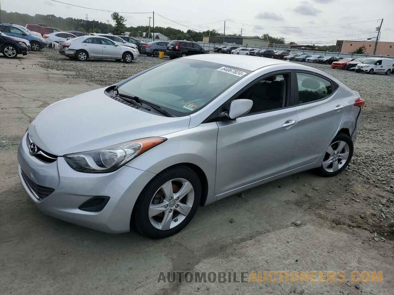 5NPDH4AE9DH390147 HYUNDAI ELANTRA 2013