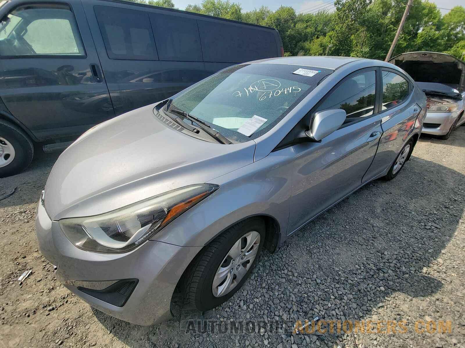 5NPDH4AE9GH670445 Hyundai Elantra SE 2016